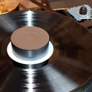 Graphite Turntable Clamp close up