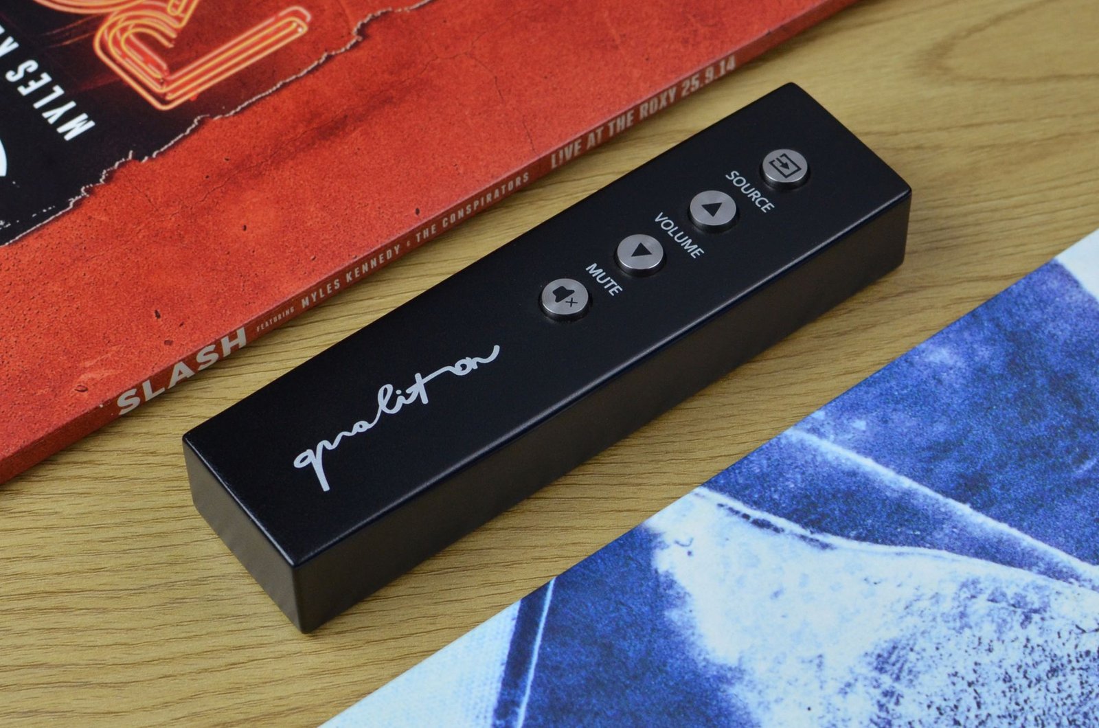 Audio Hungary QUALITON A75i Integrated Amplifier remote 1