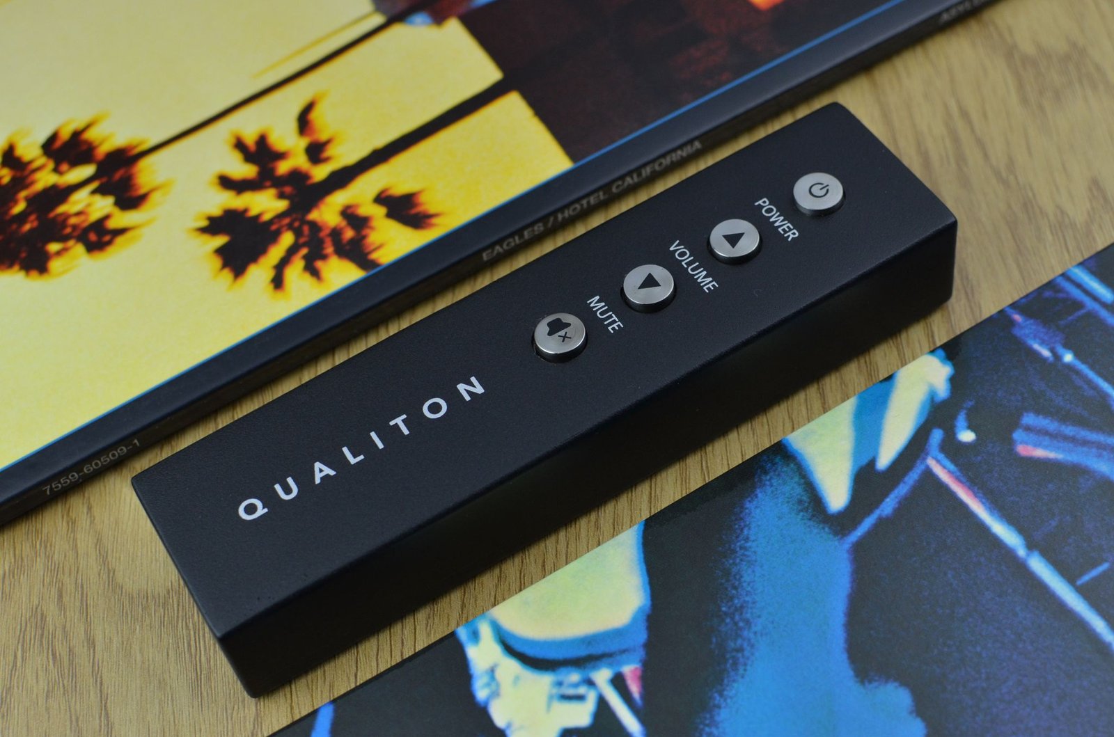 Audio Hungary QUALITON C200 Preamplifier remote 3
