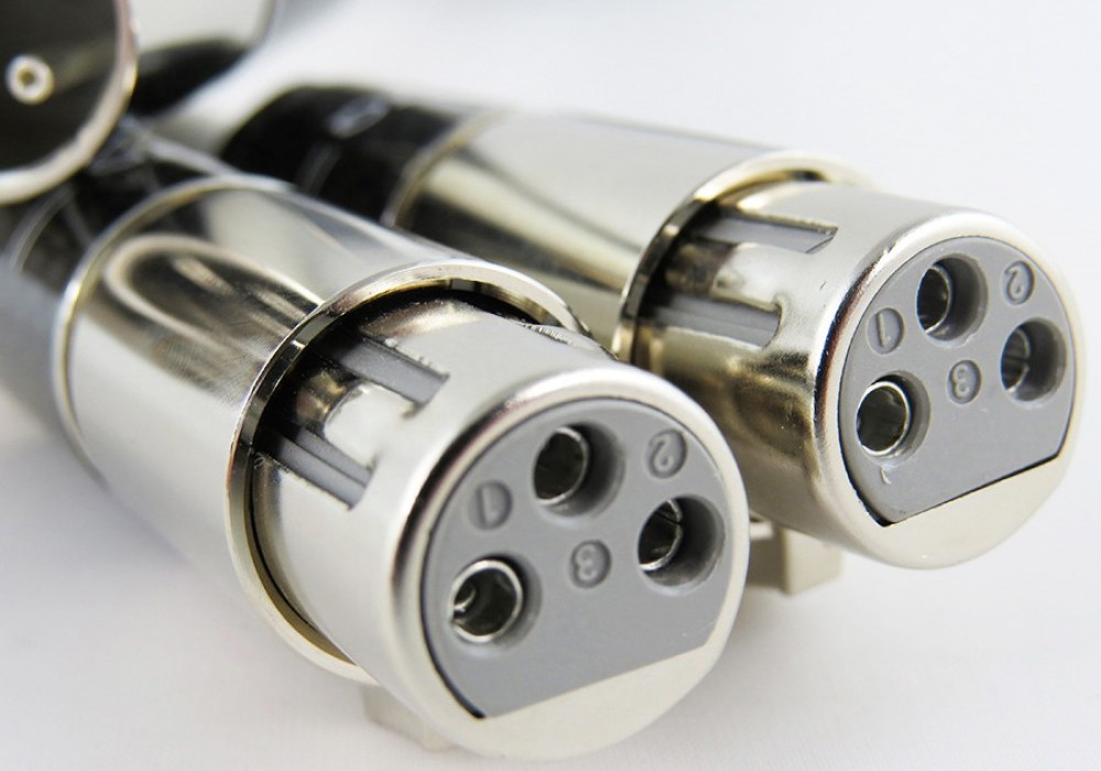 Ultra Silver XLR 4 1000x1000 1