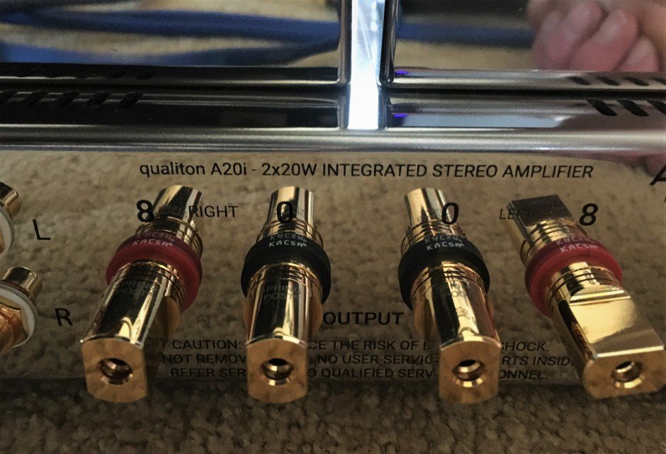 Qualiton A20i outputs