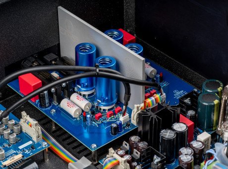 Canor Gaia C2 - Tube DAC with CD Player 84 2827 canor gaia c2 interior 03