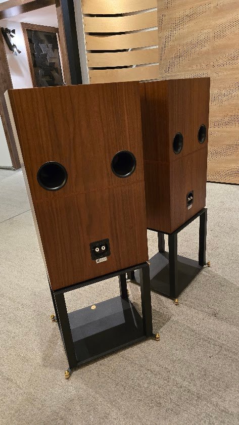 Revival Audio Atalante 5 Walnut with stand ex demo
