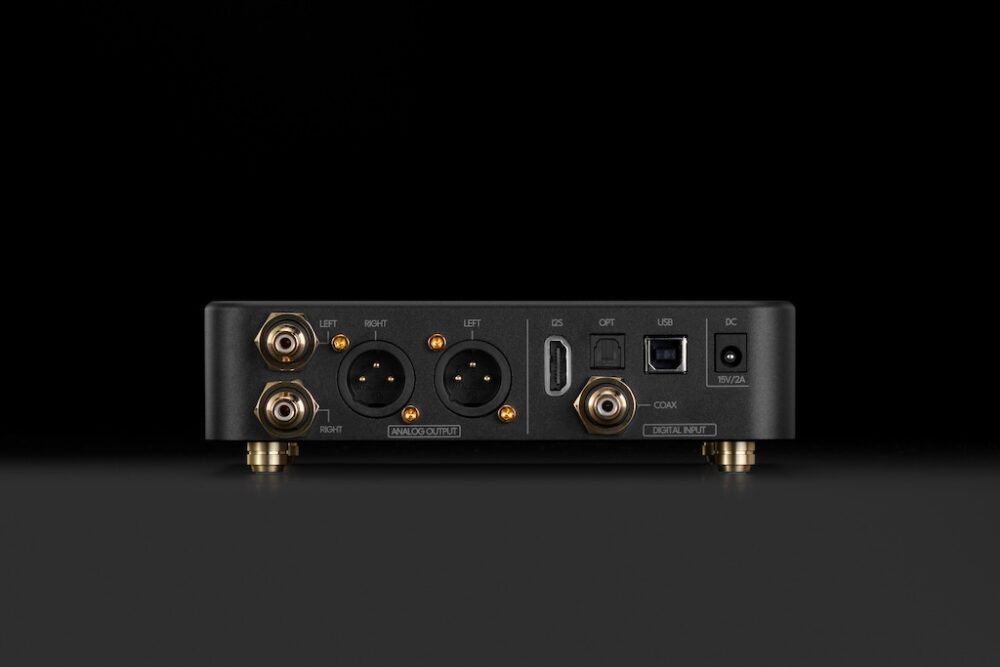 LAiV Crescendo VERSE R2R DAC and Integrated Headphone Amplifier