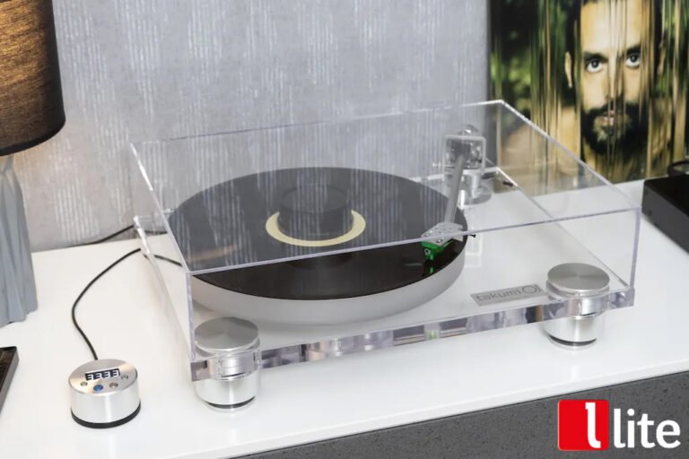 Takumi Review llite.jpg