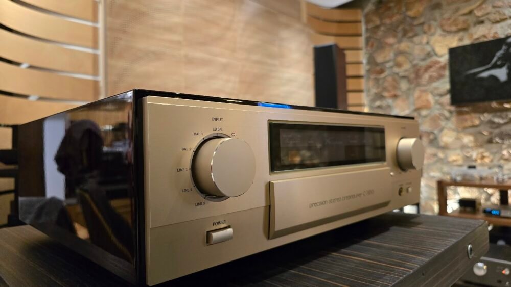 Accuphase C-3850 Preamplifier