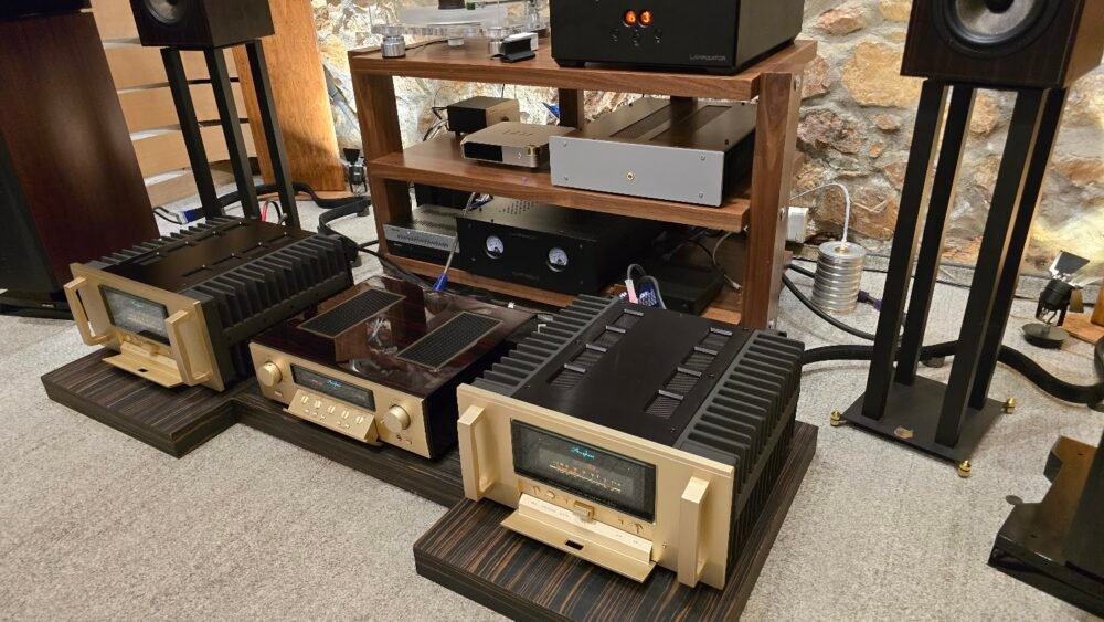 Accuphase A-250 Monos  Class A power amplifier