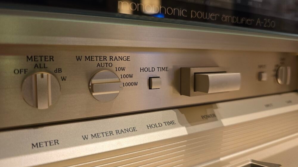 Accuphase A-250 Monos  Class A power amplifier