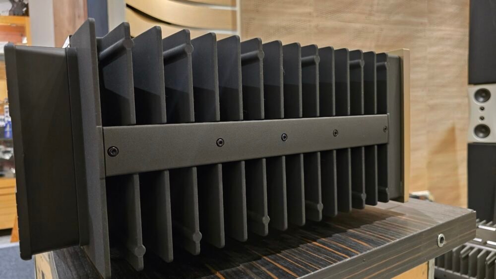 Accuphase A-250 Monos  Class A power amplifier