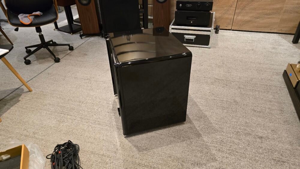 velodyne DD18 SUB side right Velodyne Sub DD-18 Home cinema