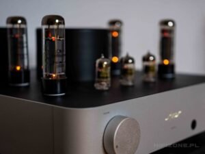 FEZZ Luna 4 2048x1538 1