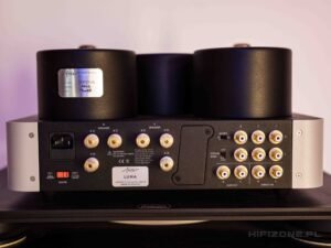 FEZZ Luna back 01 2048x1537 1