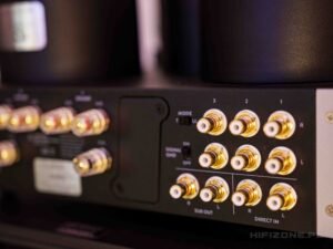 FEZZ Luna back 02 2048x1538 1