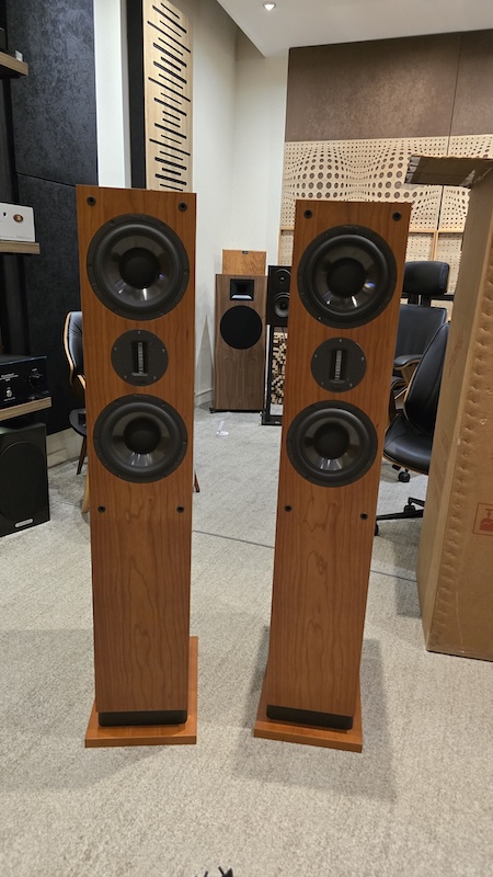 Proac Response D40 used