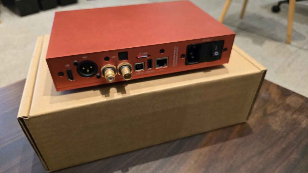 HoloAudio Red DDC & Network Streamer used